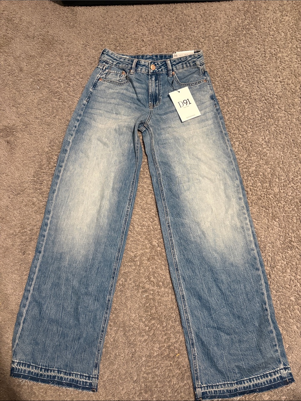 Stradivarius D91 low wide leg jeans in light blue - Picture 4 of 5